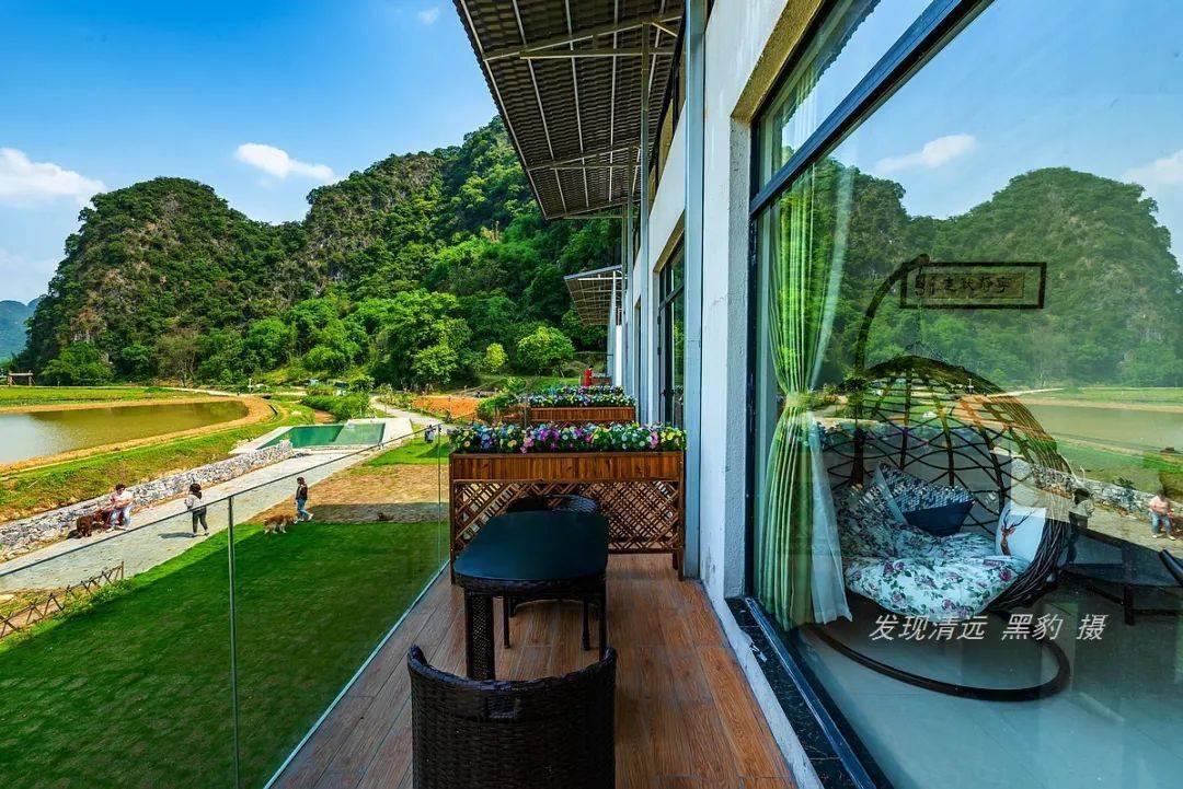 星溪围民宿仅有24间客房,每间客房都拥有独立观景阳台.