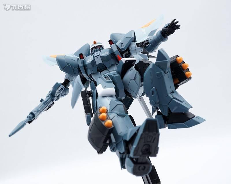 和强袭联动把玩本次金恩一开始其实没报多大期待,不过实物出来后属实