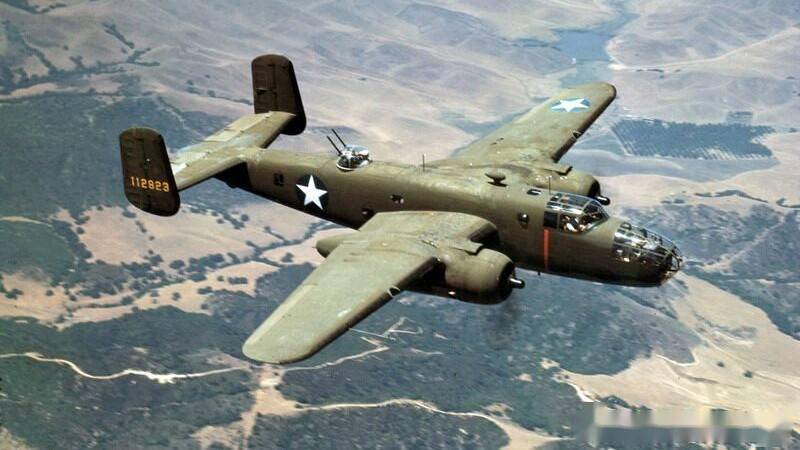 用500片零件搭建一架美军二战轰炸机能否合你心意呢
