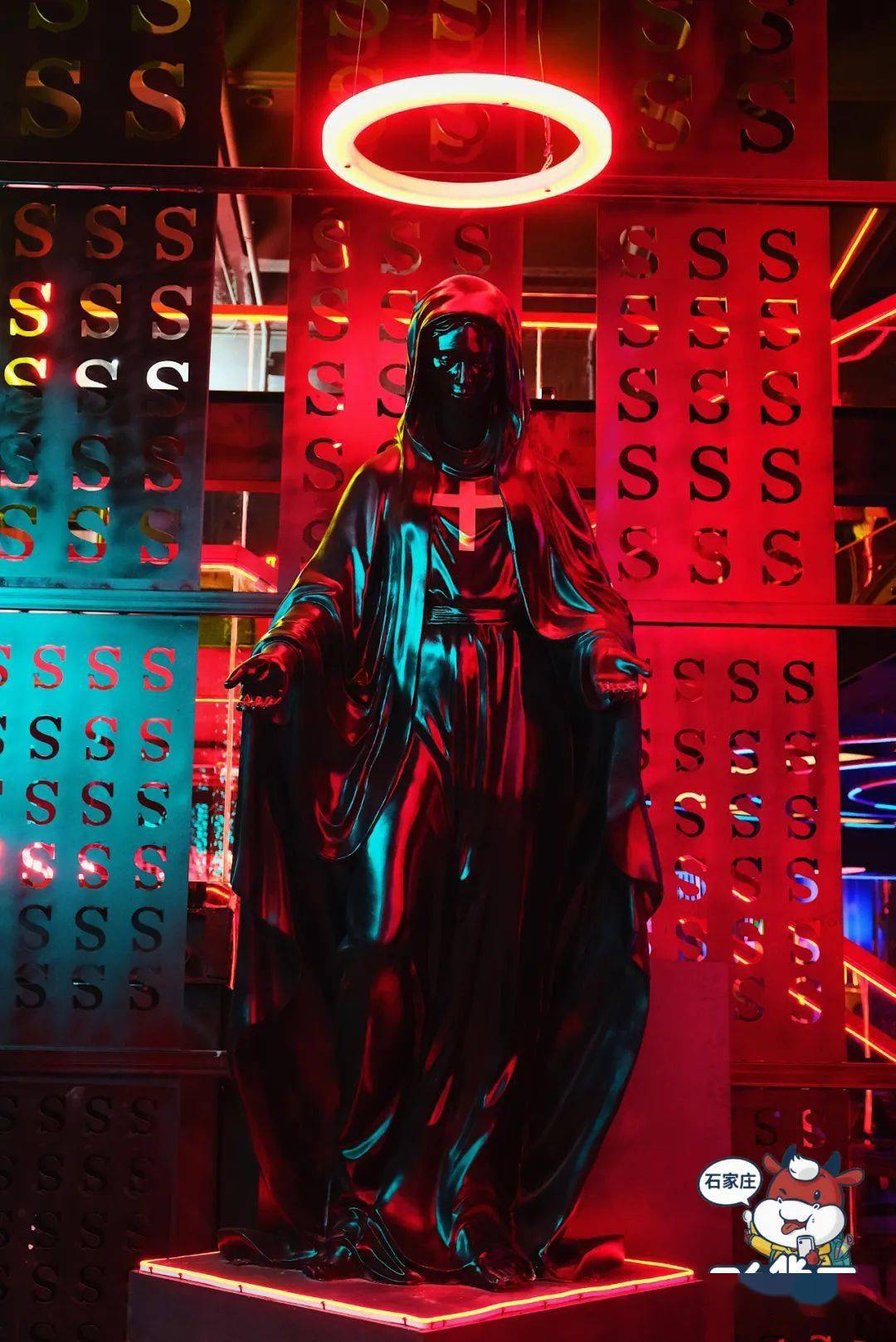 免费畅饮16天勒泰这家hiphop主题酒吧不服就battle