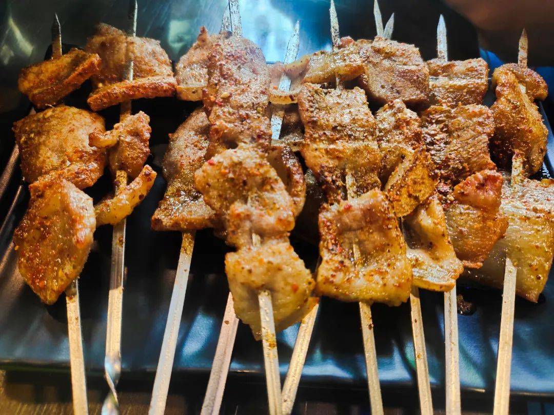 美食淄博小龙虾和烧烤可以兼得柯记龙门虾客食府