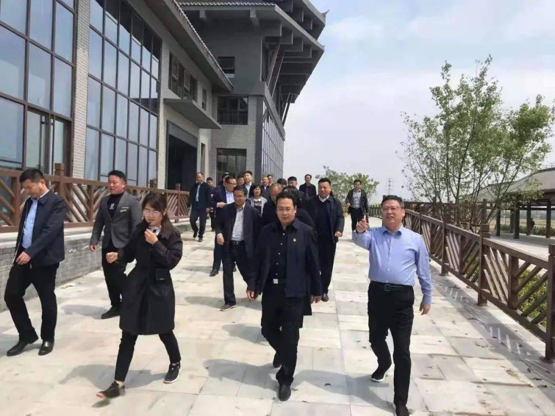 张云涛带领通许县党政考察团到祥符区鼓楼区考察重点对接了这个大项目