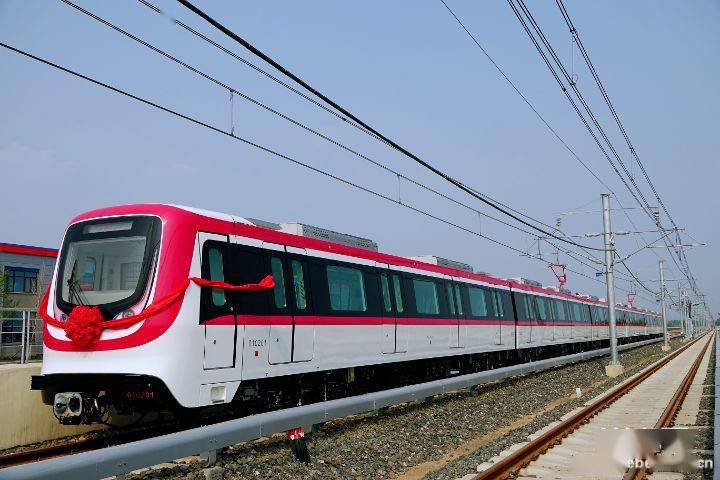 河北京车首个批量订单首列车在保定下线