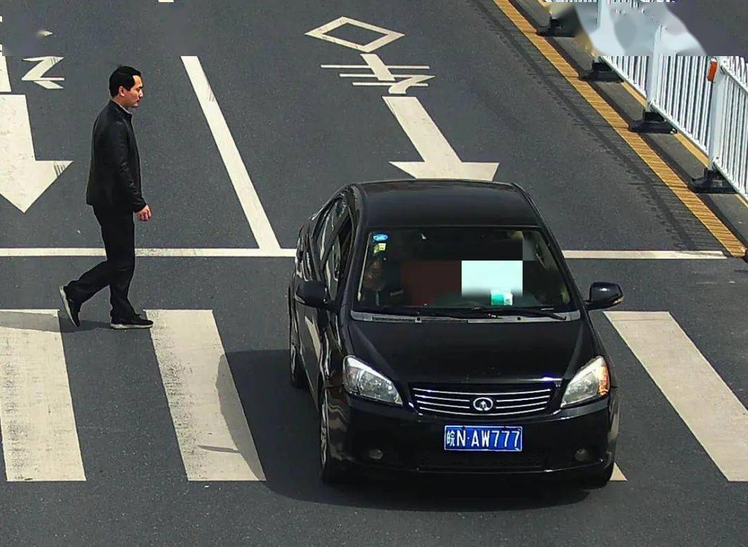 车牌:皖naw777地点: 佛子岭路龙湖山庄门前车牌:皖nhd330地点: 佛子岭