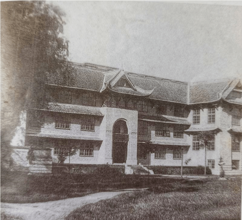 1937年,中央大学医学院,金陵大学,金陵女子文理学院,齐鲁大学相继迁往