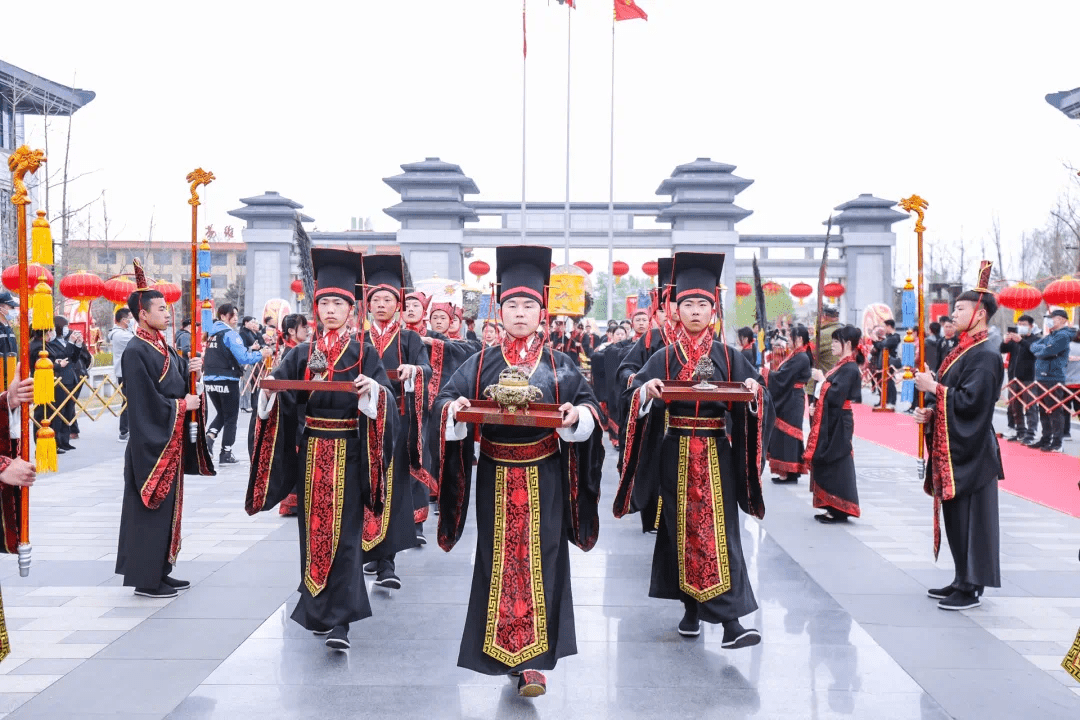 传统礼仪培训：塑造现代人的文化素养