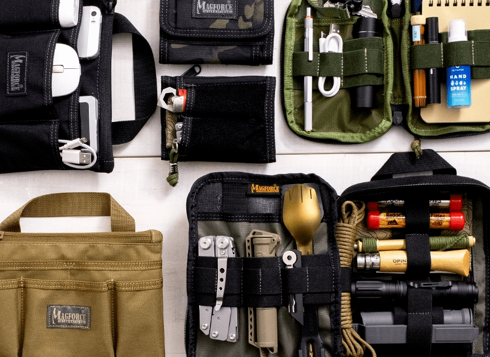 夏天出行想极简？一个MAGFORCE钱包就能搞定