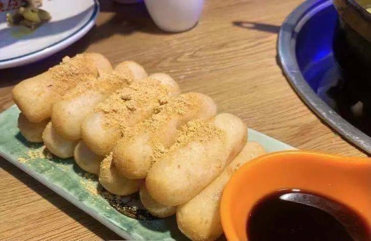 吃货小布搜食记丨烧烤、火锅、小龙虾……你想要的这里都有!小布夜宵秘密基地大曝光!