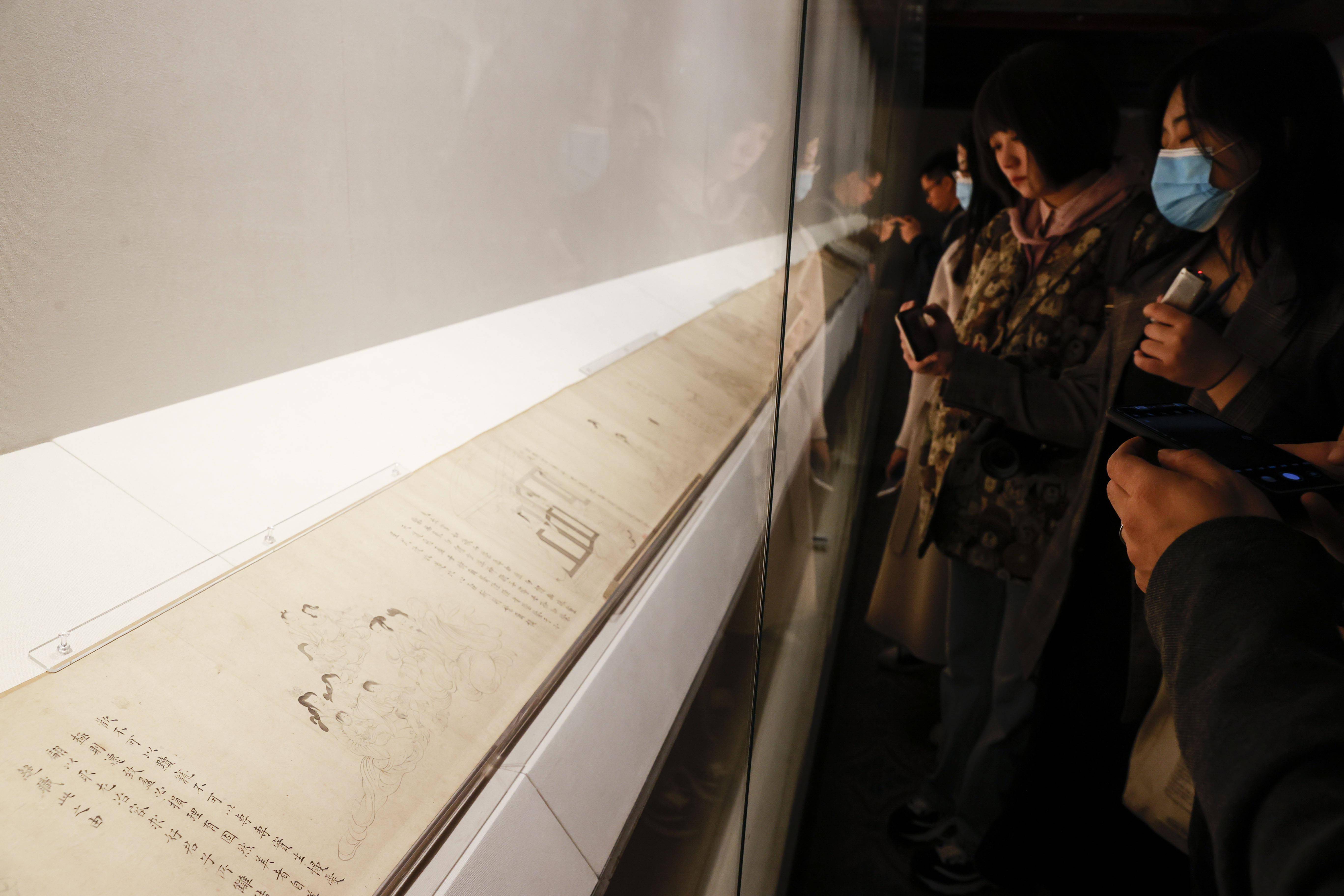 故宫历代人物画特展今日开展,《女史箴图》全卷展开供观赏_浦峰