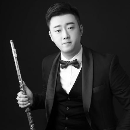 深圳大剧院爱乐乐团长笛首席于庆瀚△旅瑞青年女高音歌唱家杨鑫