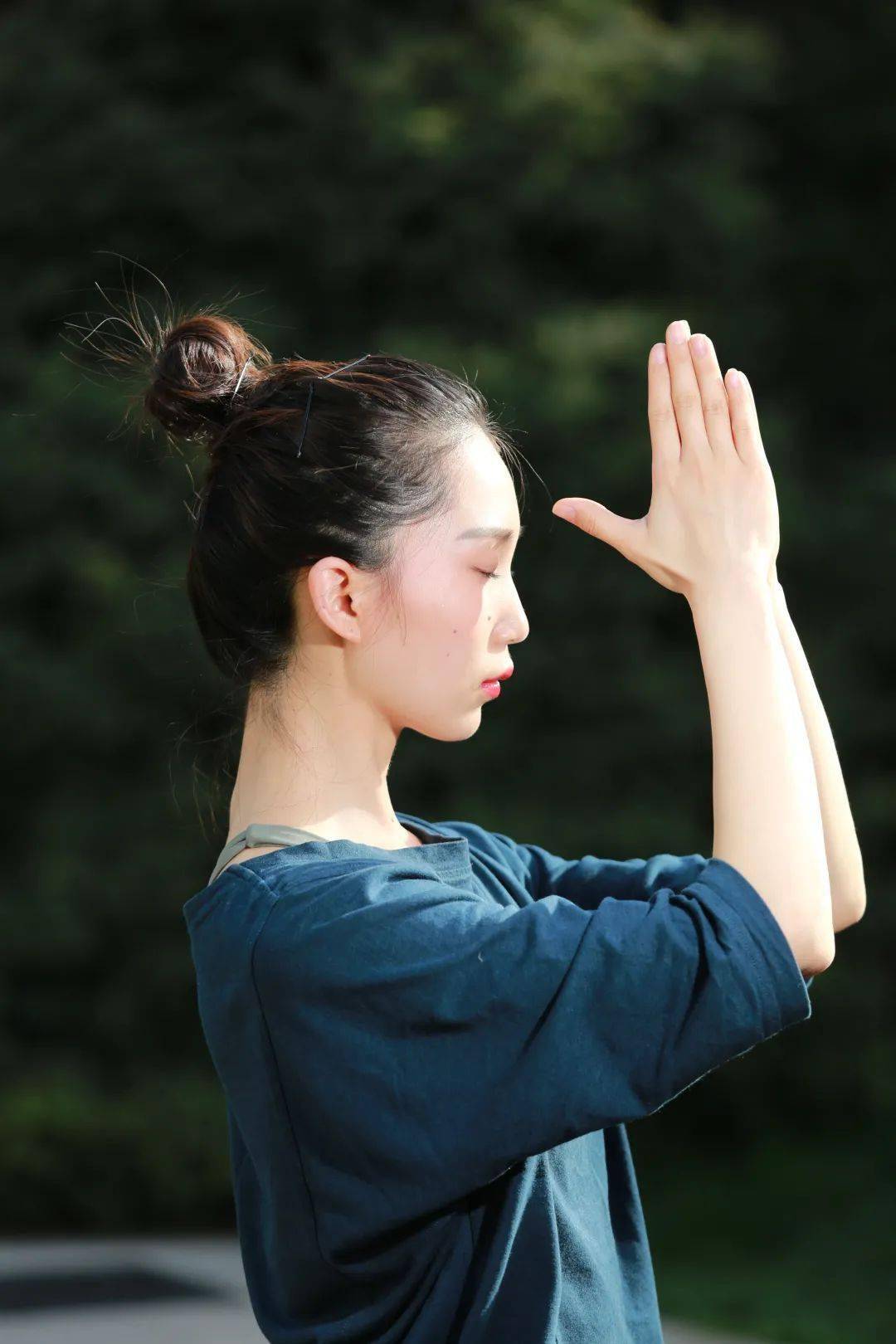 瑜伽体式还可以这样拍?户外打卡太美了!