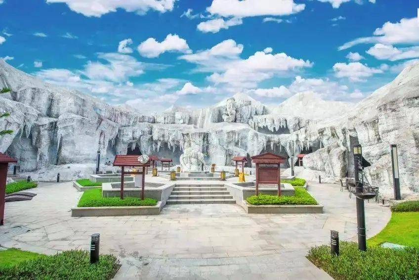 99元抢购世界级温泉度假城恩平恒大五国温泉小镇1大1小套票穿越五国泡