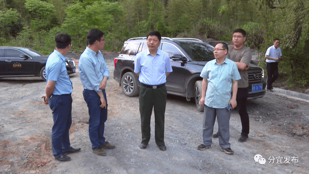 5月3日,分宜县委书记李逸翔,县人大常委会主任袁传胜,县委常委,宣传部