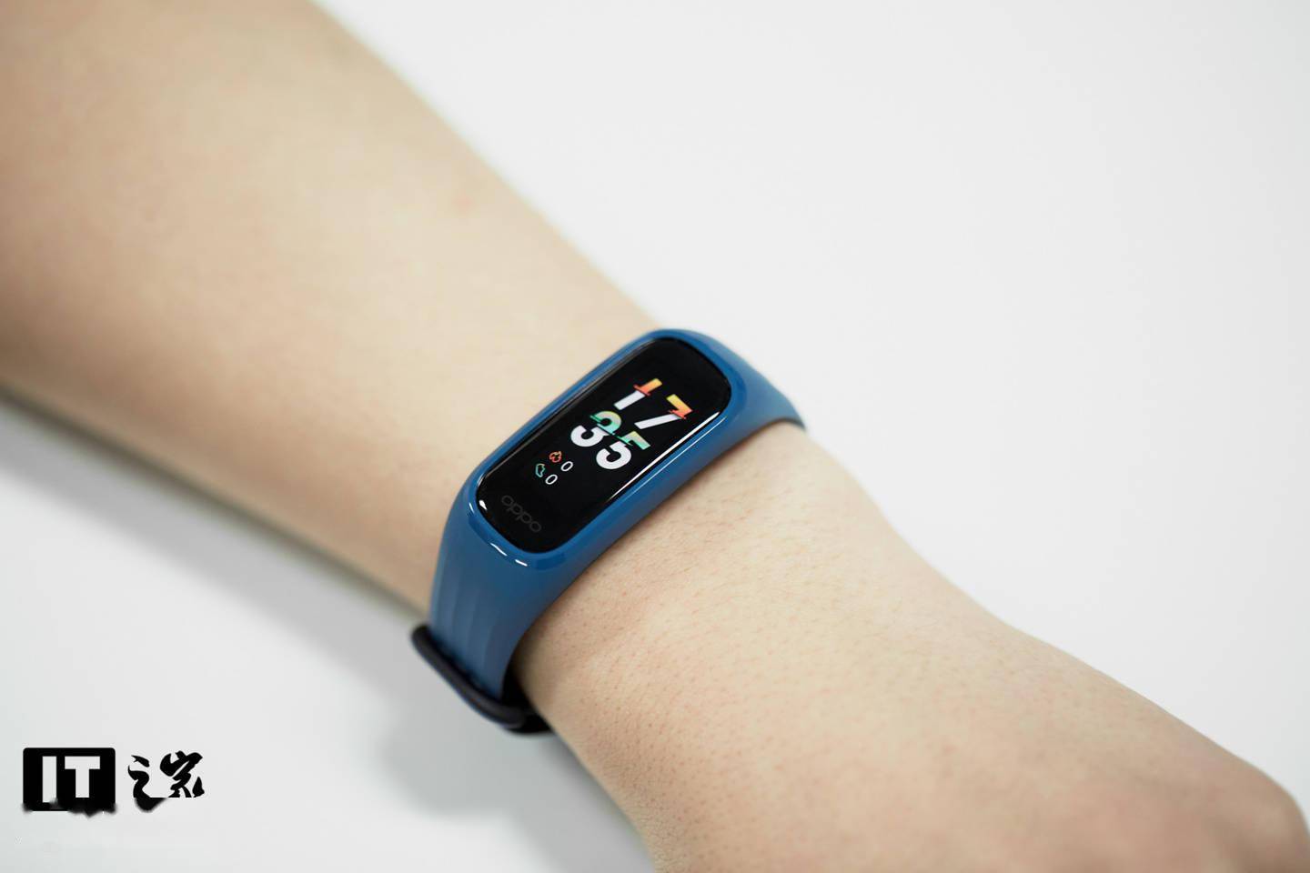 oppo手环活力版正式发布支持连续血氧检测首发149元