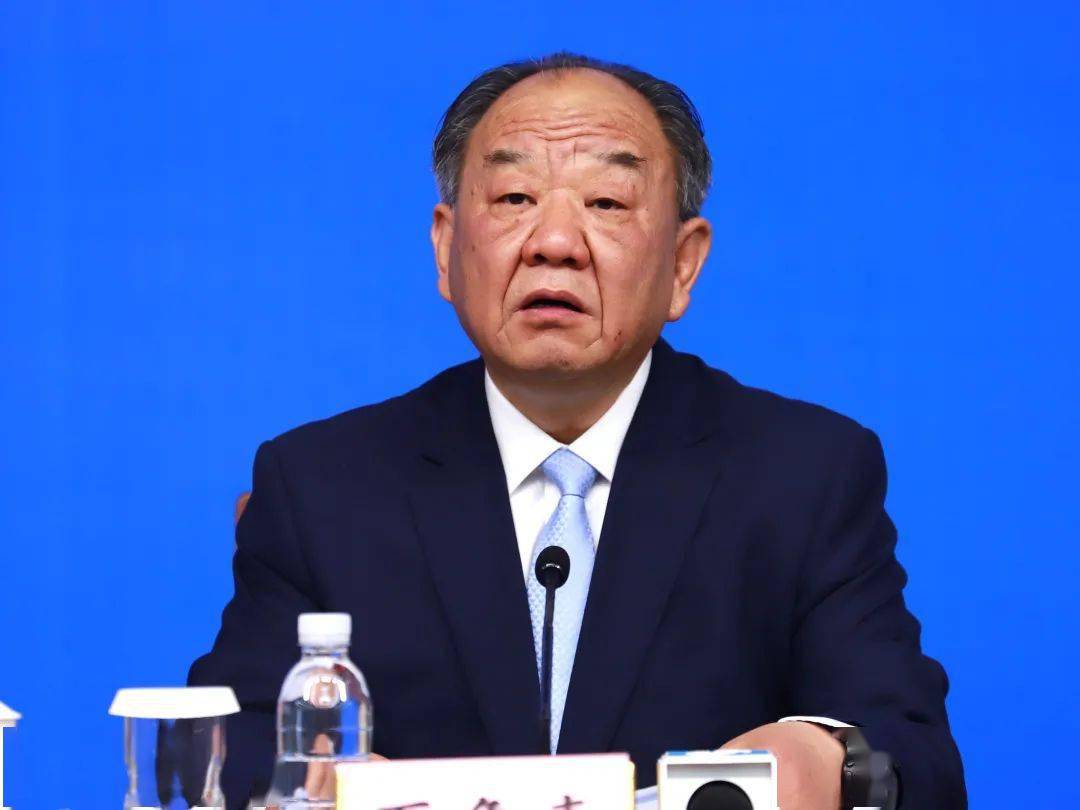 夏鲁青答:谢谢您的提问."人社干部走流程"是一个全新尝试.