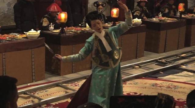 如懿传意欢表演昆曲嘉妃纯妃拉团跳舞秒变直播现场