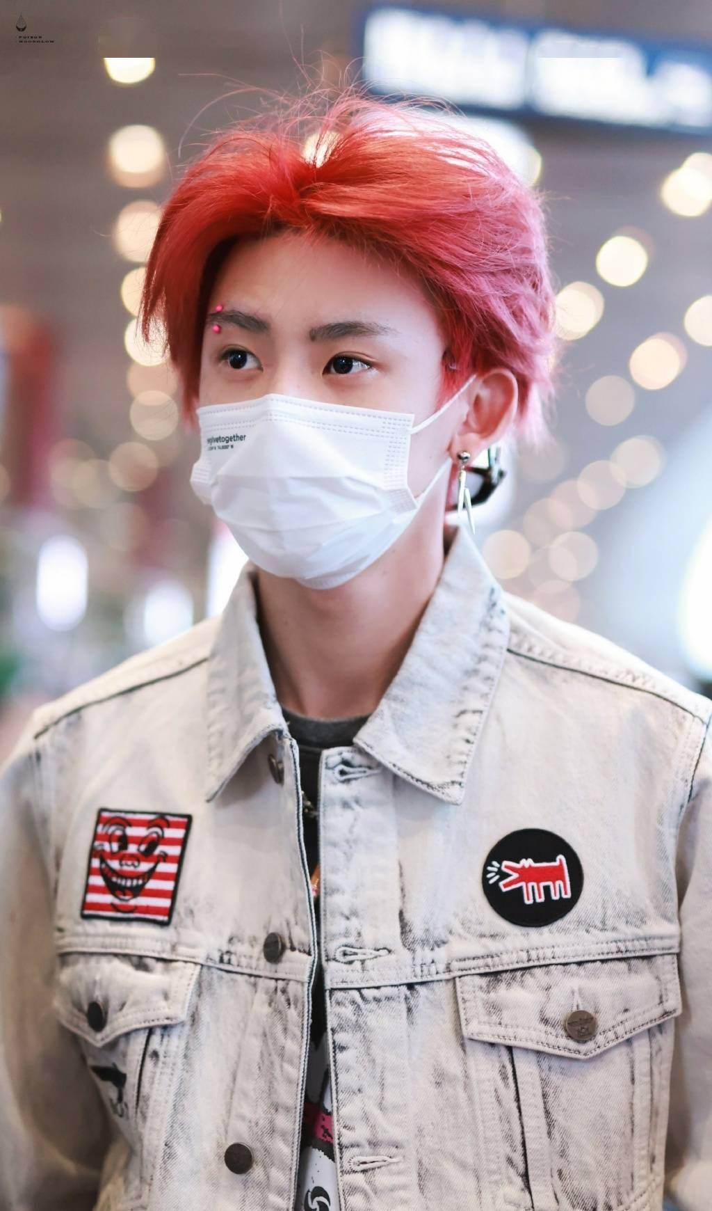 炸毛王琳凯昨晚北京出发飞往沈阳 手持gopro又是在拍摄些什么?_偶像