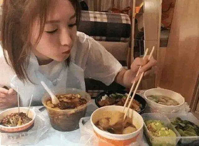 吃东西狼吞虎咽很伤身教你8个方法养成细嚼慢咽的好习惯