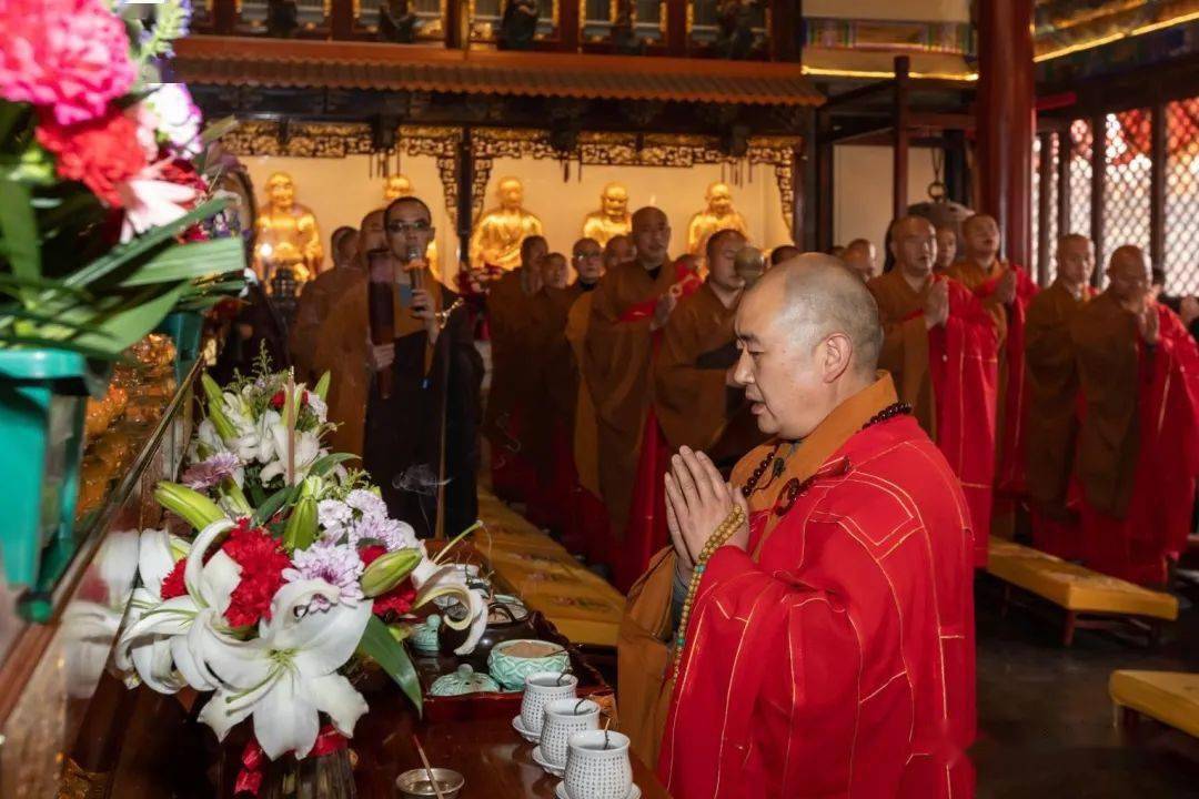 本寺住持昌善大和尚,首座昌信法师,霞如法师,圣幢法师,昌辉法师,共同