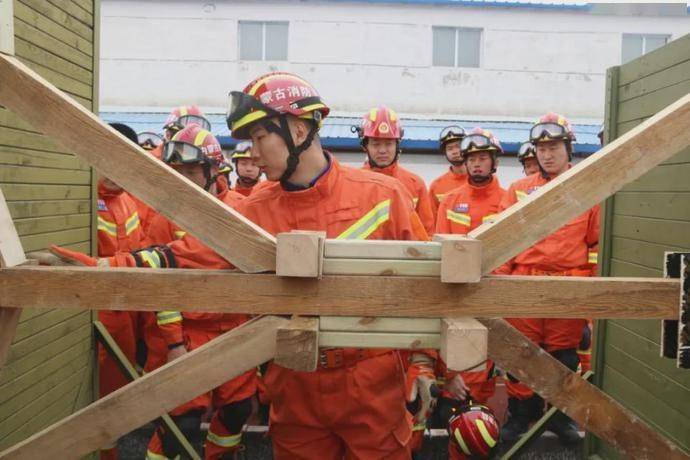 兴安盟消防救援支队开展指战员地震救援技术实操培训