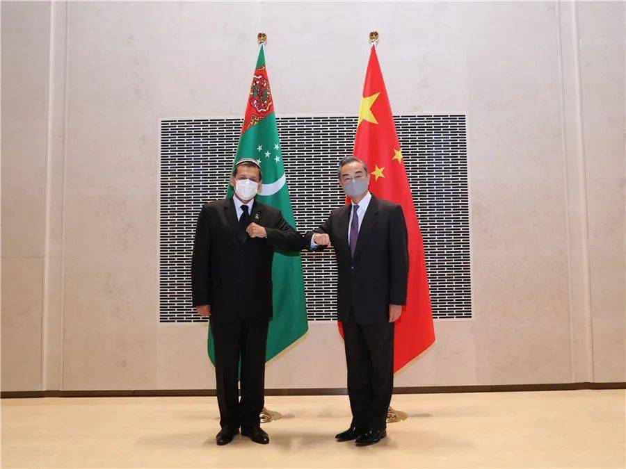 梅列多夫和谢·别尔德穆哈梅多夫表示,中国是首个同土库曼斯坦建交的