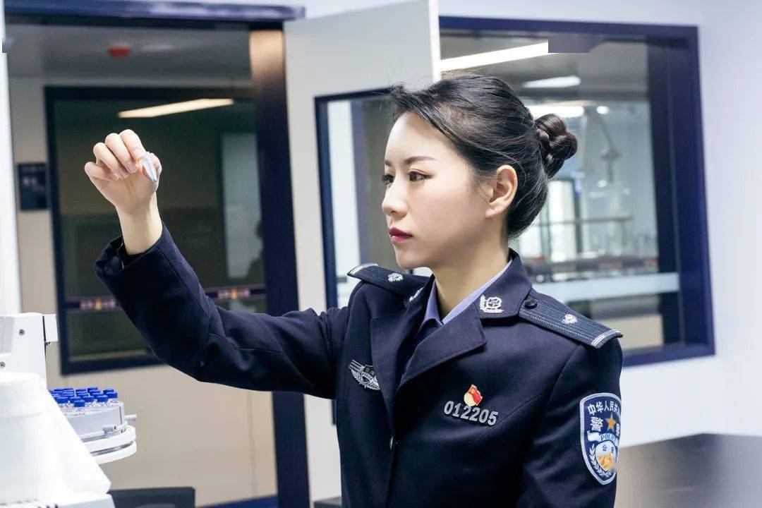 原来你是这样的警花