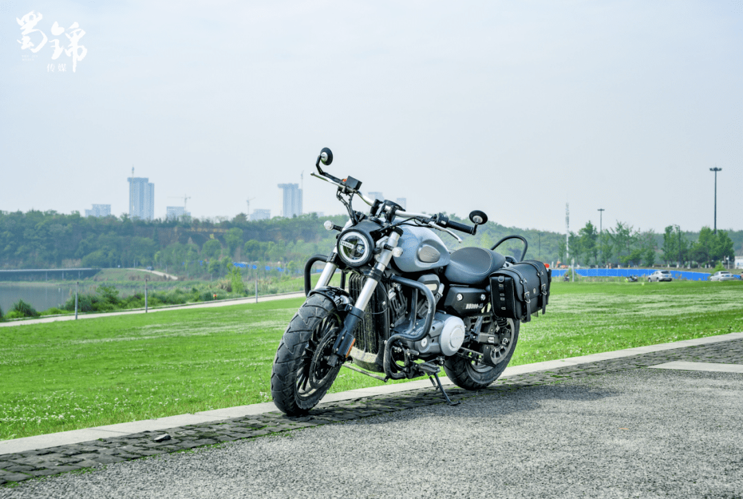 试驾喜欢哈雷摩托这款2万多点的金吉拉300能够实现愿望