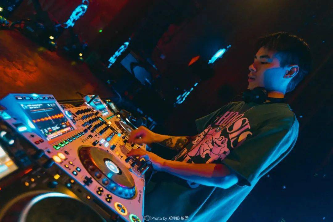 请你蹦迪明星级狂欢派对一起857