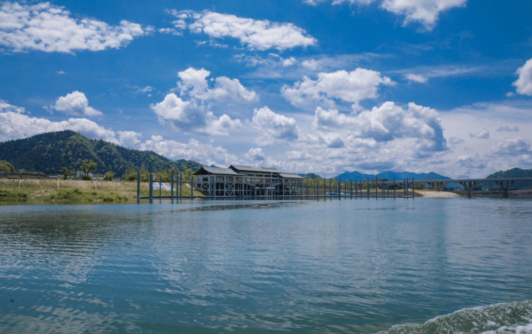 春游江淮请您来丨月潭湖首批四艘游船已全部到位顺利下水