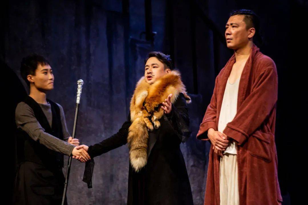 评罗慕路斯大帝摧毁帝国却无力掌控命运的末代皇帝