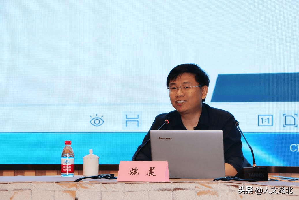 行政学院)副校长,省委宣讲团成员肖卫康为社会组织开展"学百年党史 悟