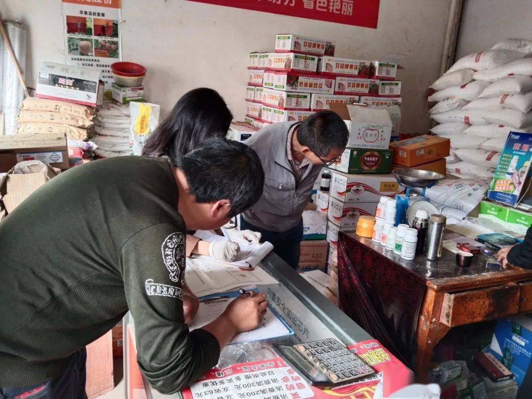 县农业农村局开展农资市场监督检查工作