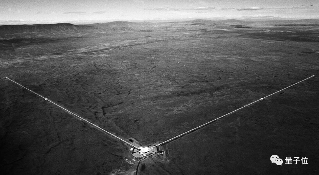 黑洞大结局完整 4b7f040102914cecb537f228876b3846.png