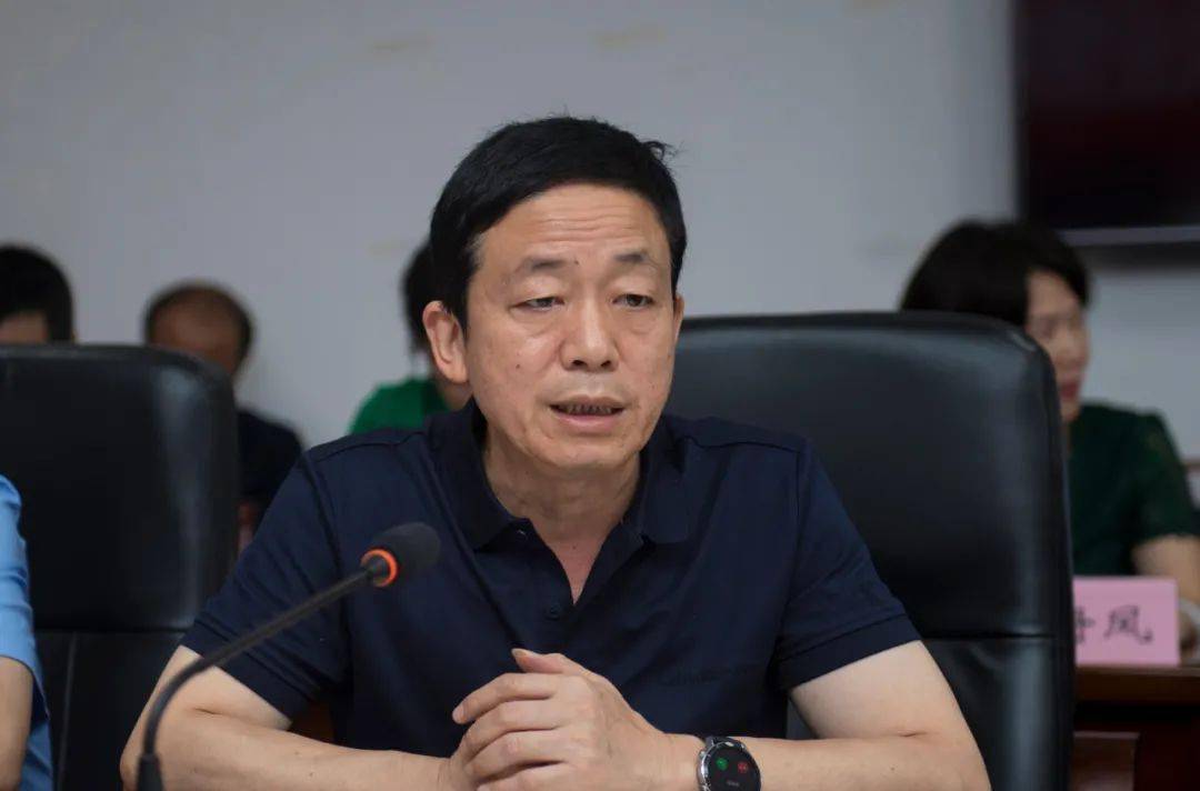 会上,市卫健委党组书记,主任王金福汇报了全市卫健系统疫苗接种工作