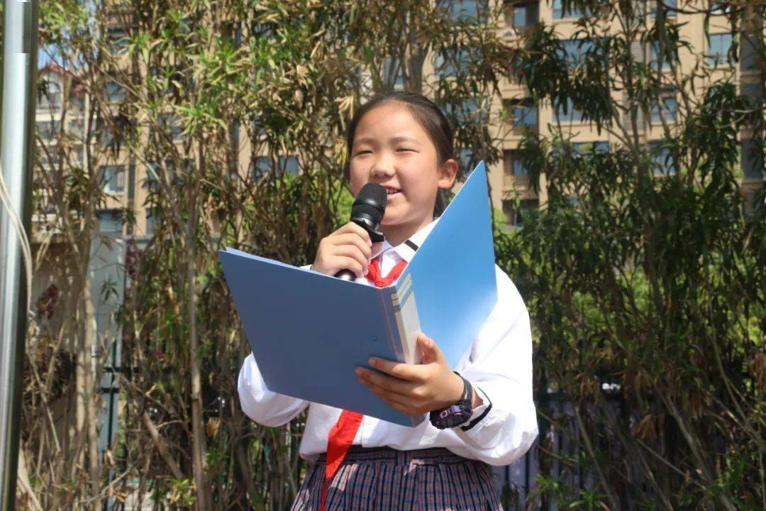 亭湖红领巾我向党旗敬个礼争做时代追梦人盐城亭湖新区实验小学开展我