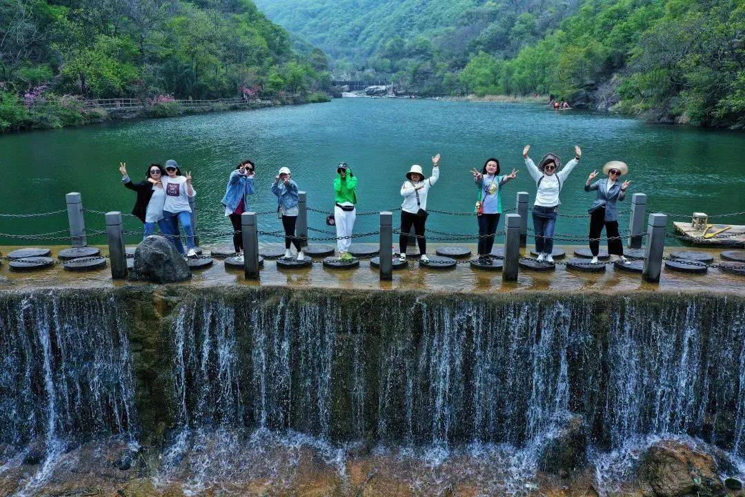 新乡八里沟景区5月19日当天,新密伏羲山景区的中原豫西抗日纪念馆