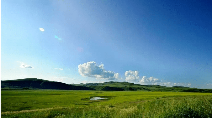 最美的季节遇上最美丽的敕勒川草原美丽青城正张开怀抱欢迎八方客