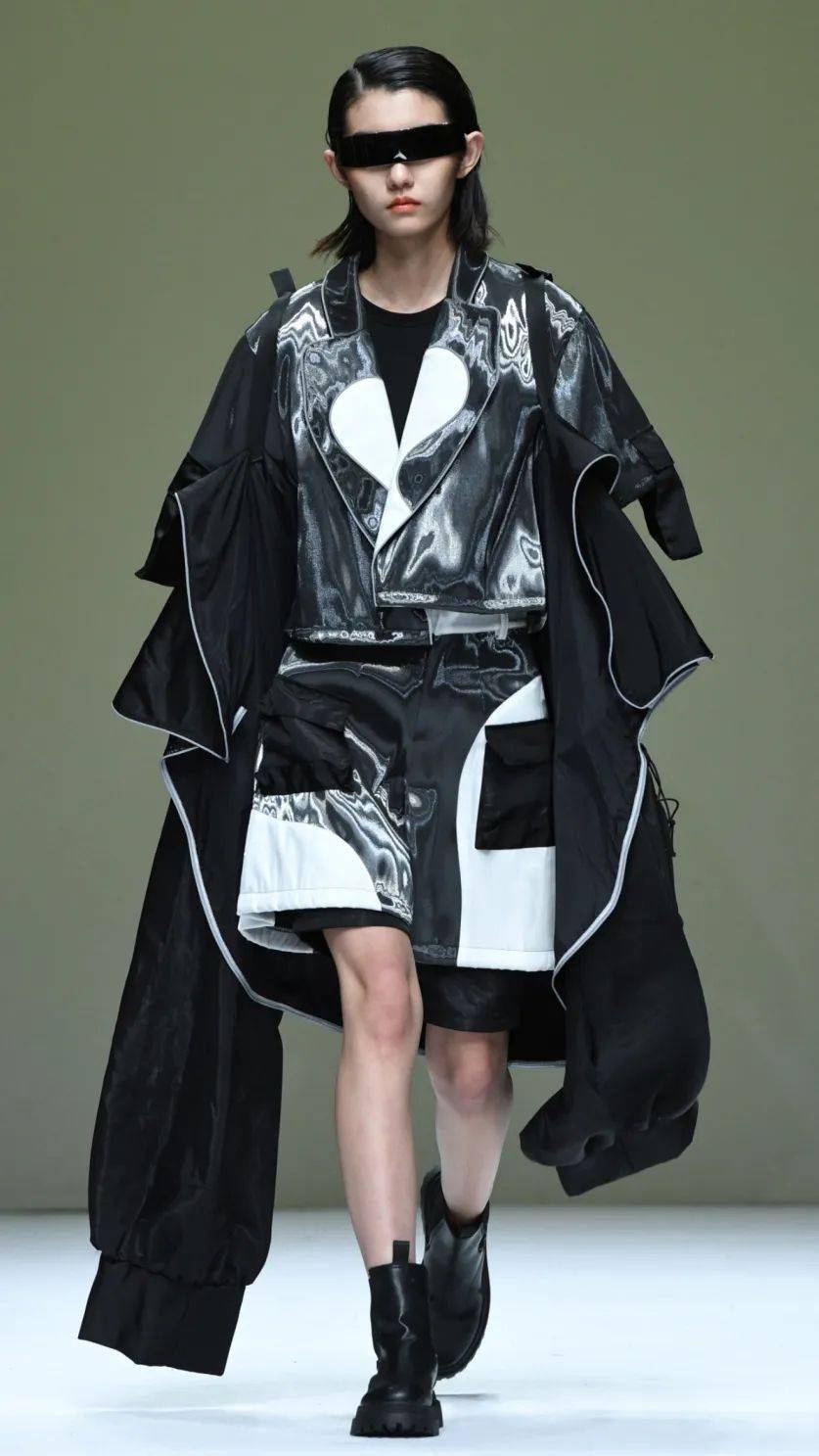 2021cgfw四川师范大学服装与设计艺术学院异质共生