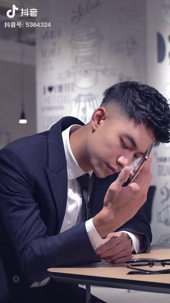 我的女人不能有任何男闺蜜男闺蜜黄嘉玮