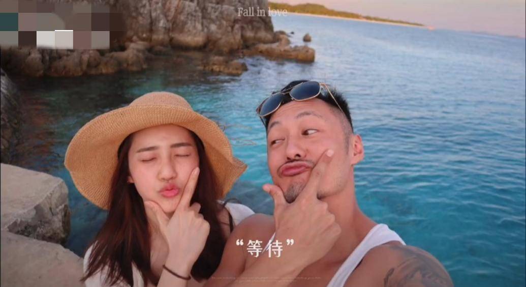 40岁余文乐与妻子520秀恩爱,特意画了老年妆,寓意"白头偕老"