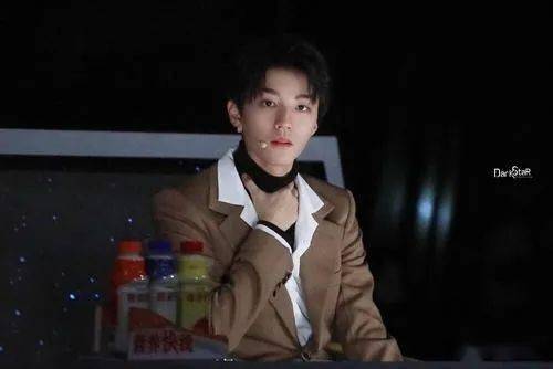 5.22】王俊凯身高体重?杨幂仪态?王子奇和苏晓彤?说说江疏影?