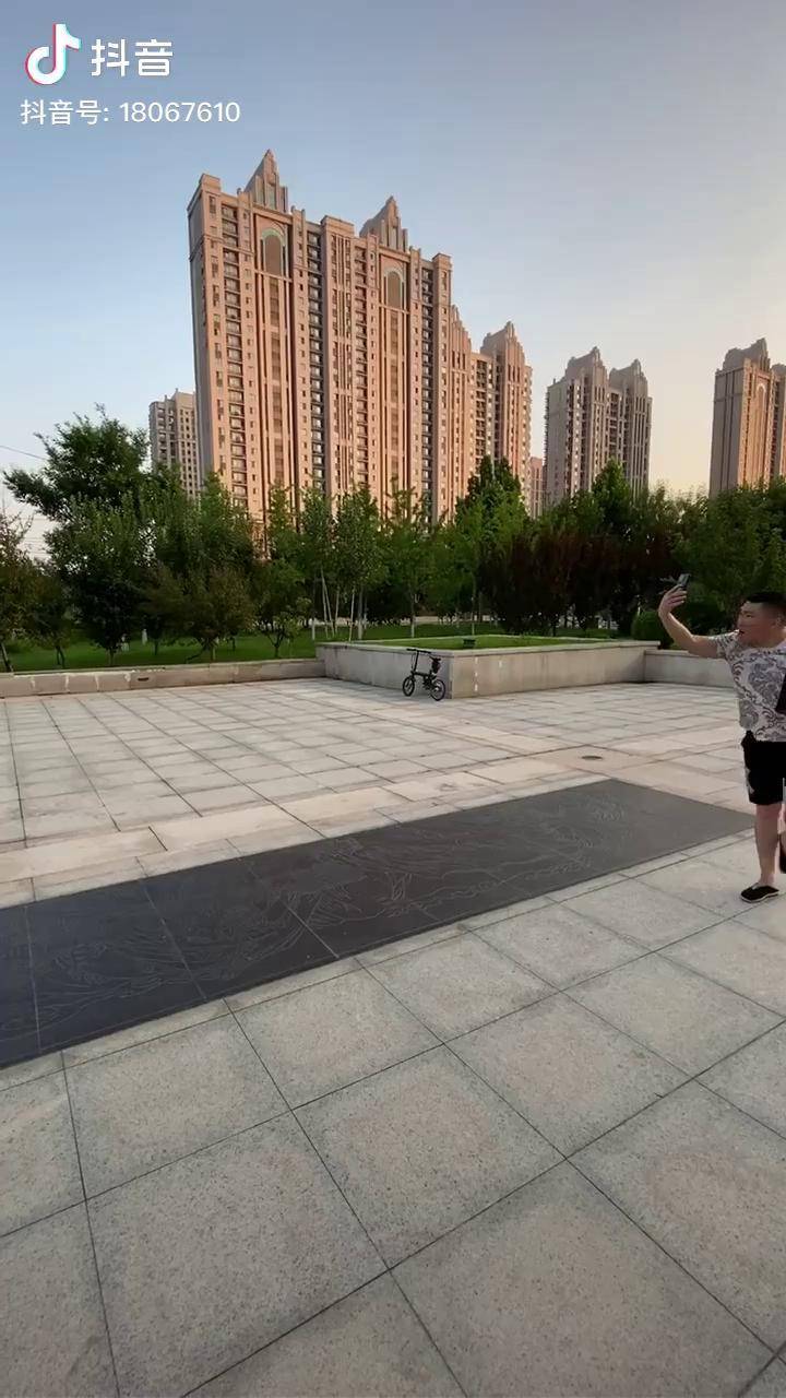 周国权上身了抽根华子华子华子华子北京邵洋生活号北京邵洋