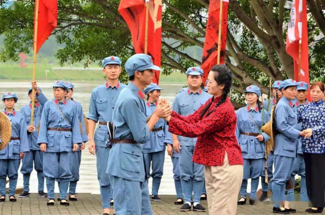 于都河畔上演大型情景剧告别