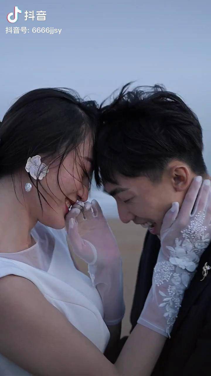 苗苗vivi你别躲阿这这这冼峻生多尴尬06青岛旅拍情侣日常