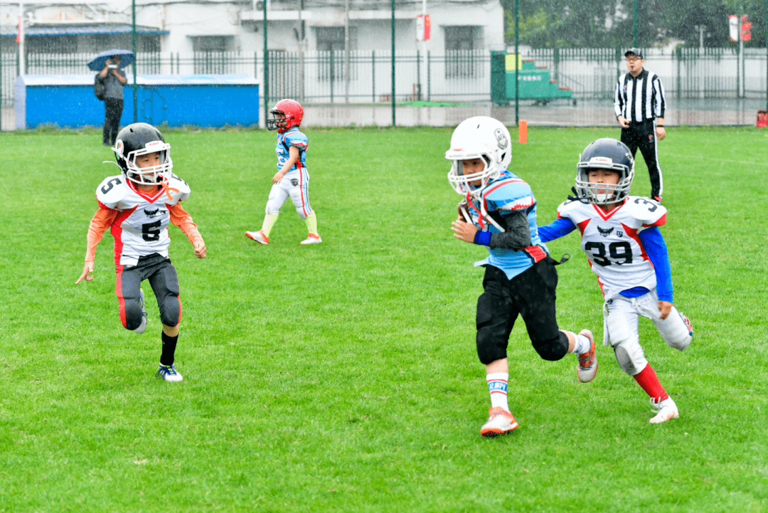 什么是腰旗美式英式触式橄榄球让我来带你研究研究