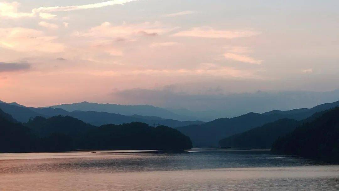 隆回人艰苦卓绝: 庆祝隆回六都寨建立30周年!_水库