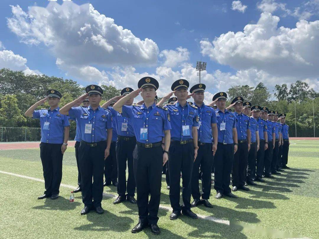 保持昂扬的斗志不负一身城管蓝