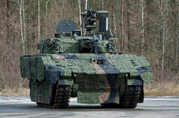 英军豪掷32亿英镑购“劣质装甲车”，无法在行进中射击_阿贾克斯