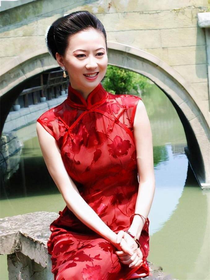 人体模特汤加丽因写真走红艺术圈成功过程一波三折