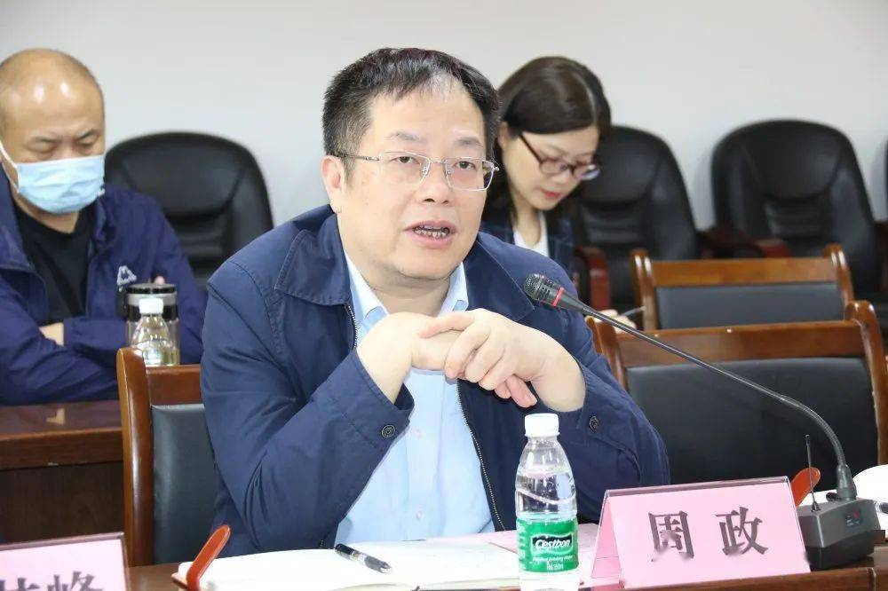 黄东成书记表示,都江堰第二人民医院服务于基层,面向老百姓,在四年的